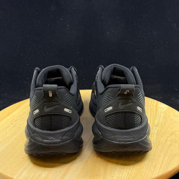 Mens Size 8 Nike Vomero 18 Triple Black Smoke Grey Running Shoes HM6803 005 - Picture 3 of 10